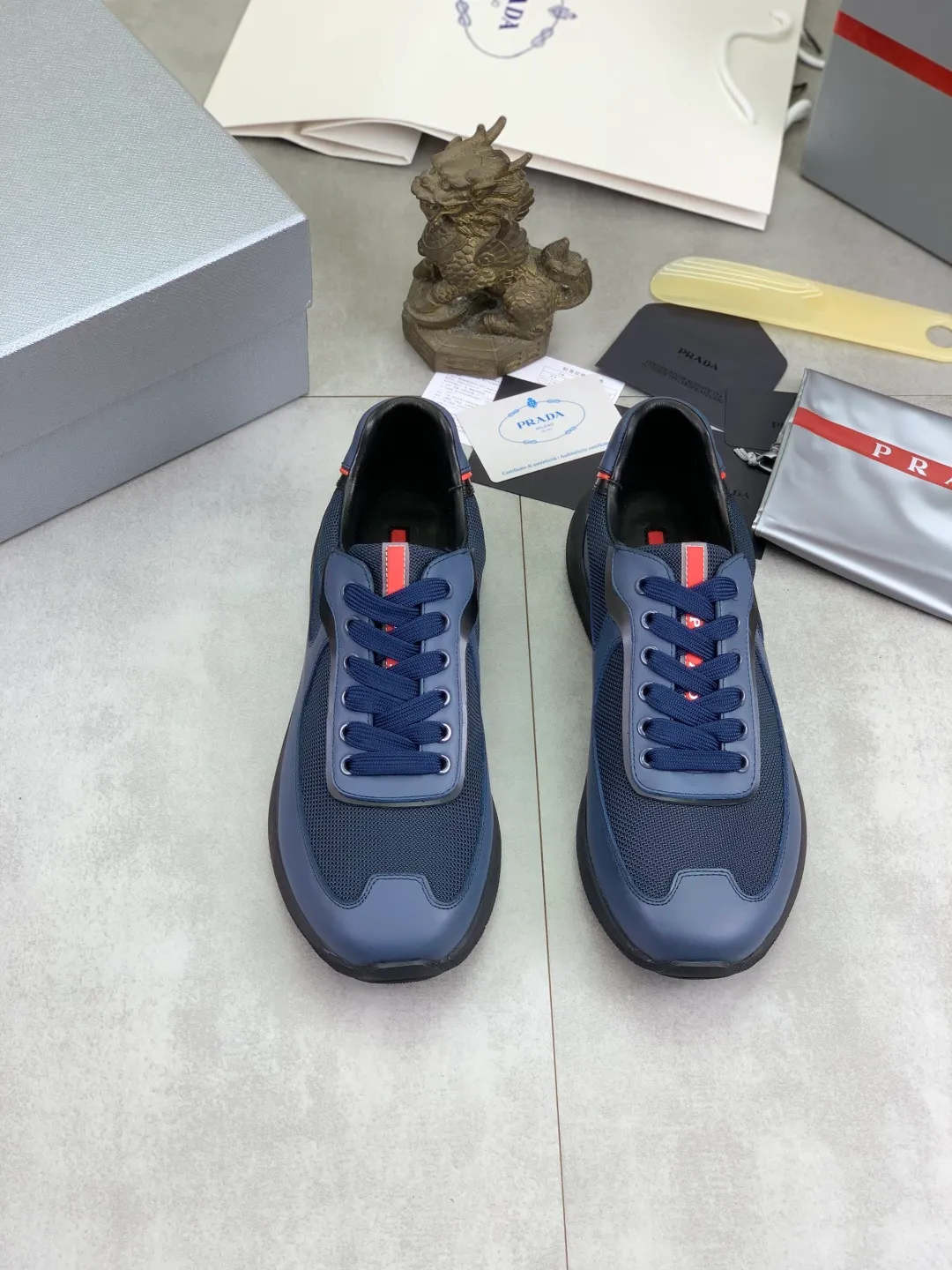 Men's men's shoes💰P580💰【New model】Top quality, new popular models on the official website, which will never go out of style for a century,🆘 The trendy brand (Prada) mainly promotes popular models, avant-garde and versatile fashionable men's shoes, private version molding, cowhide surface splicing 1:1 oil edge processing... fashionable and simple, original imported cowhide interior cowhide feet; the atmosphere and personality are more fashionable, eye-catching and pursuing class. It will subvert old ideas and be a must-have for fashionistas who want to spend time with you! Must keep it! High-end comfort, high-end quality workmanship. Size: 38-44 Various colors available. full package